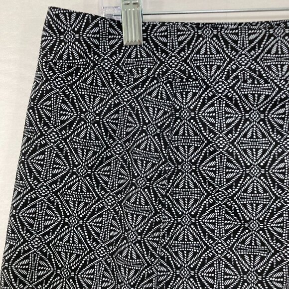 New Ripskirt Hawaii Large Navy Abstract Pattern Pocket Mini Skirt Active - Picture 9 of 10